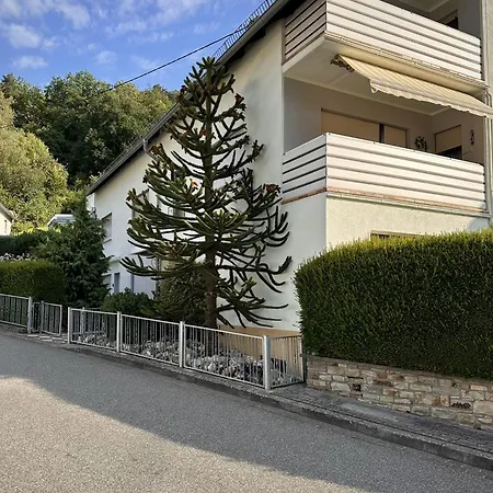 Stilvolles Und Modernes Souterrain-apartment Im Gruenen Apartment *